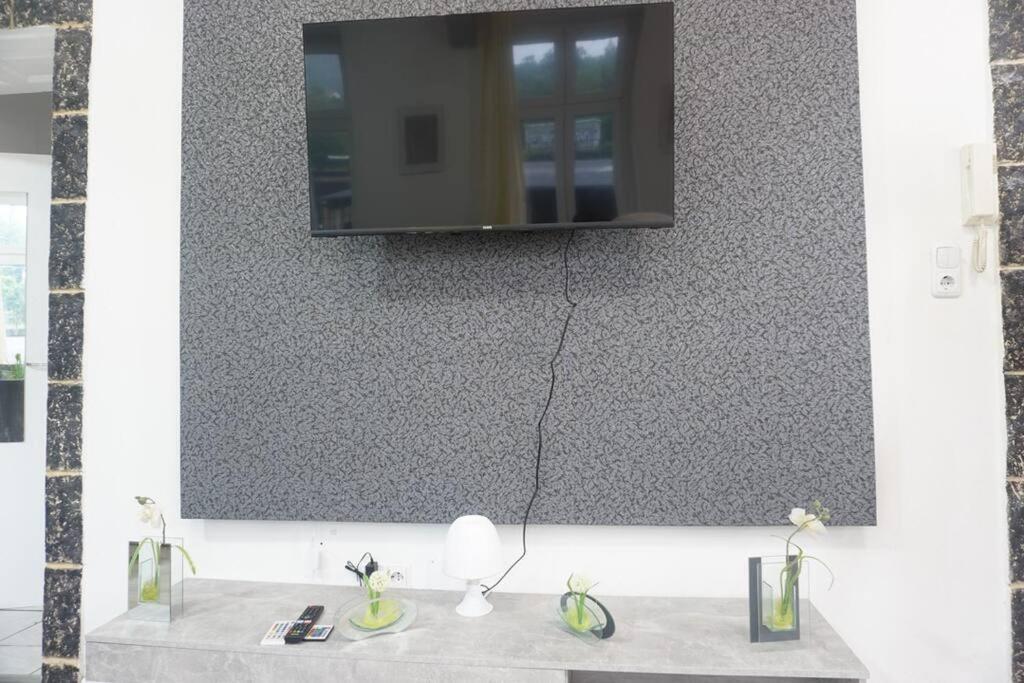 Apartment In Wuppertal - Charmante 3-Zimmer-Oase Mit Kamin Und Badewanne 外观 照片